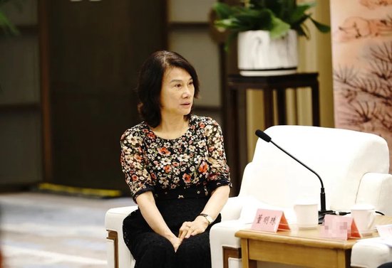 鑫耀证券 71岁董明珠连任格力董事，赞成票率达100%：将再干3年