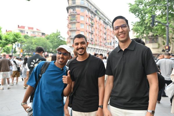 股壹佰 “洋网红”深度探索上海