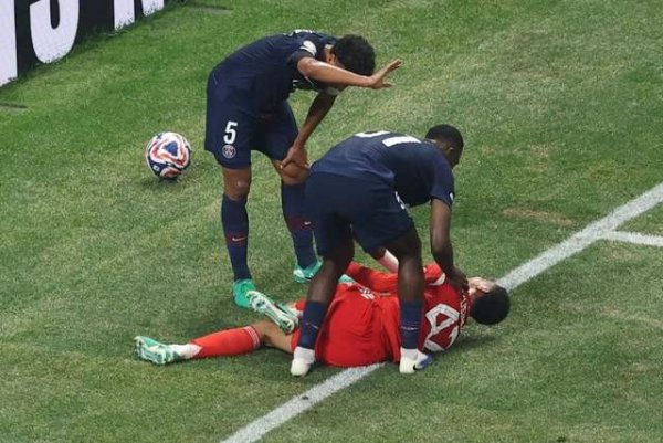 好牛 士可杀不可辱！穆西亚拉重伤穆勒否决续半年合同：这让我不舒服